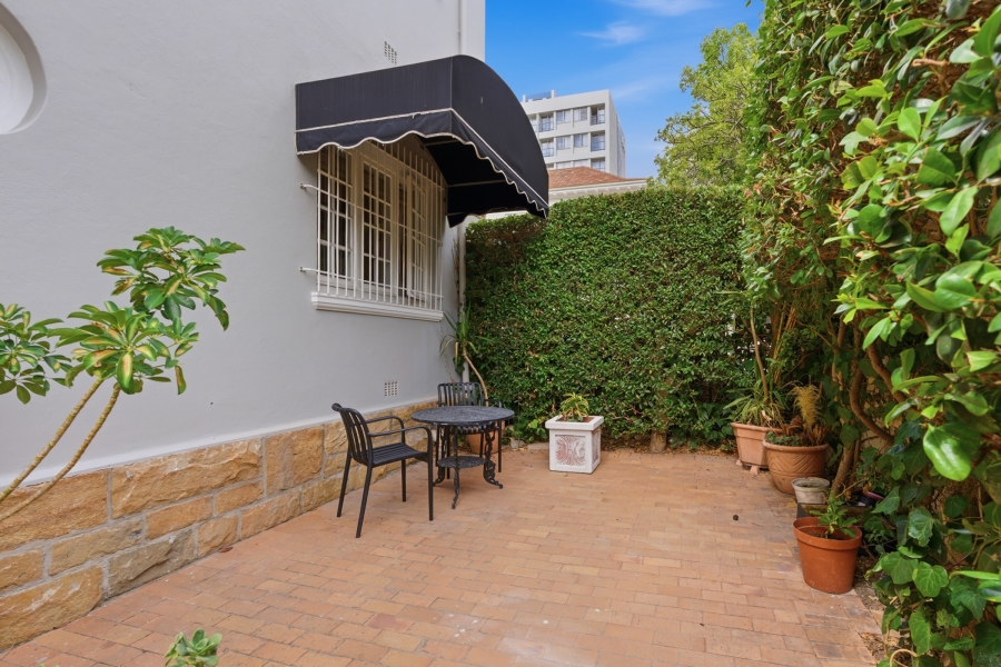 2 Bedroom Property for Sale in Sea Point Western Cape